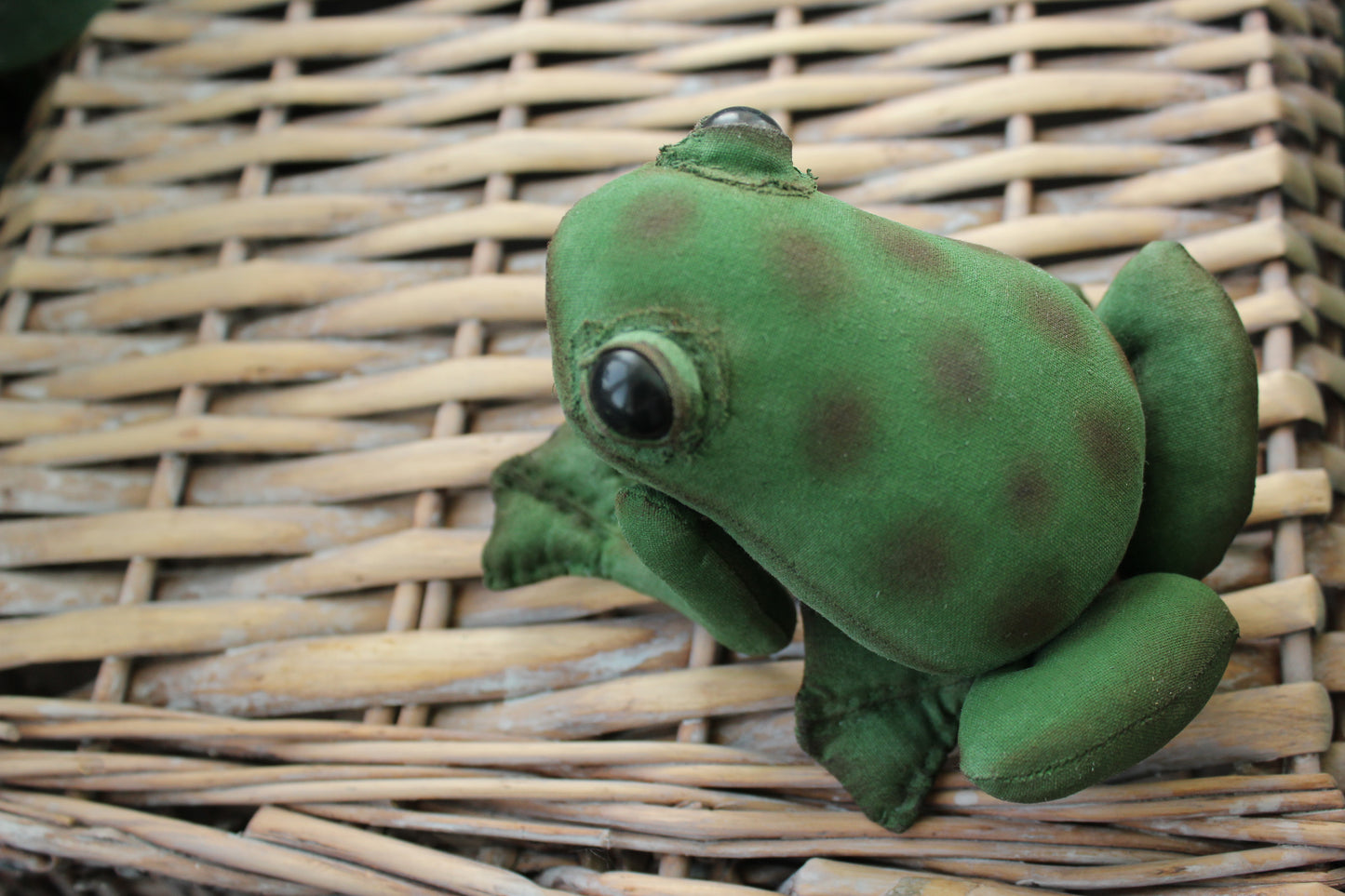 Frog sewing pattern, frog plush