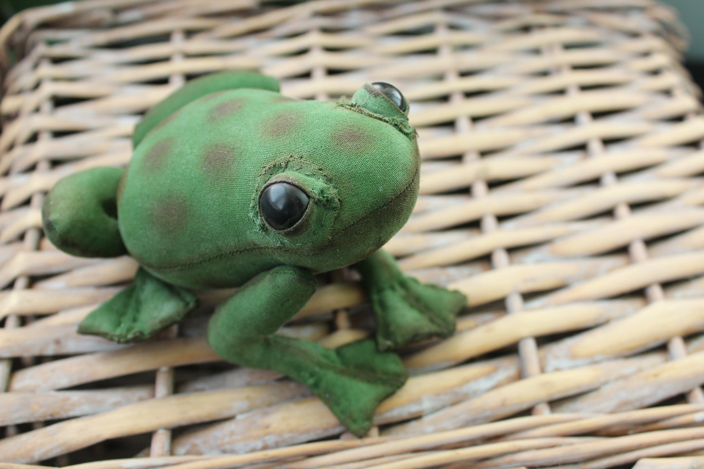 Frog sewing pattern, frog plush