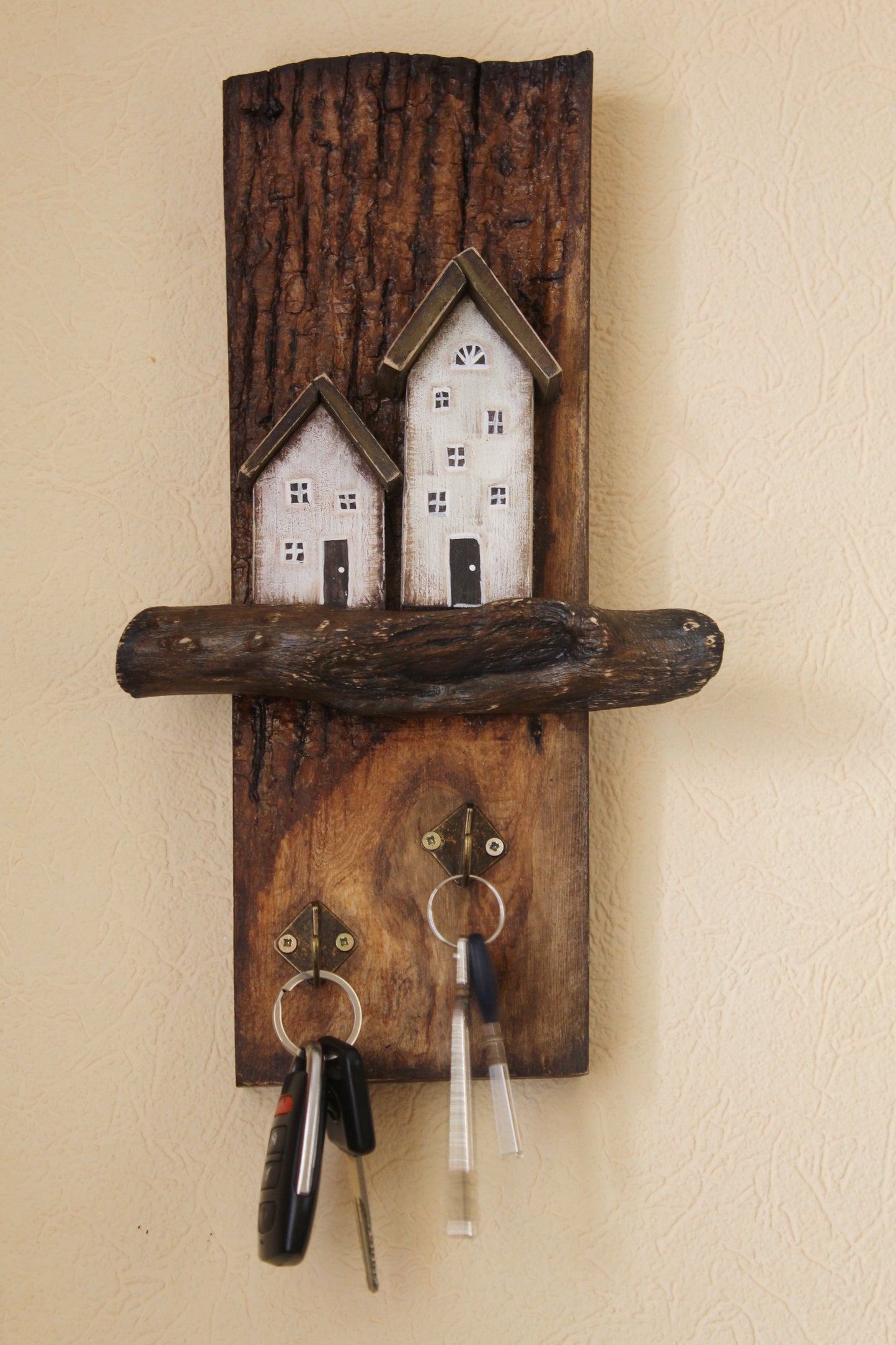 Key Holder for Wall from Reclaimed Wood, Key Rack Vertical