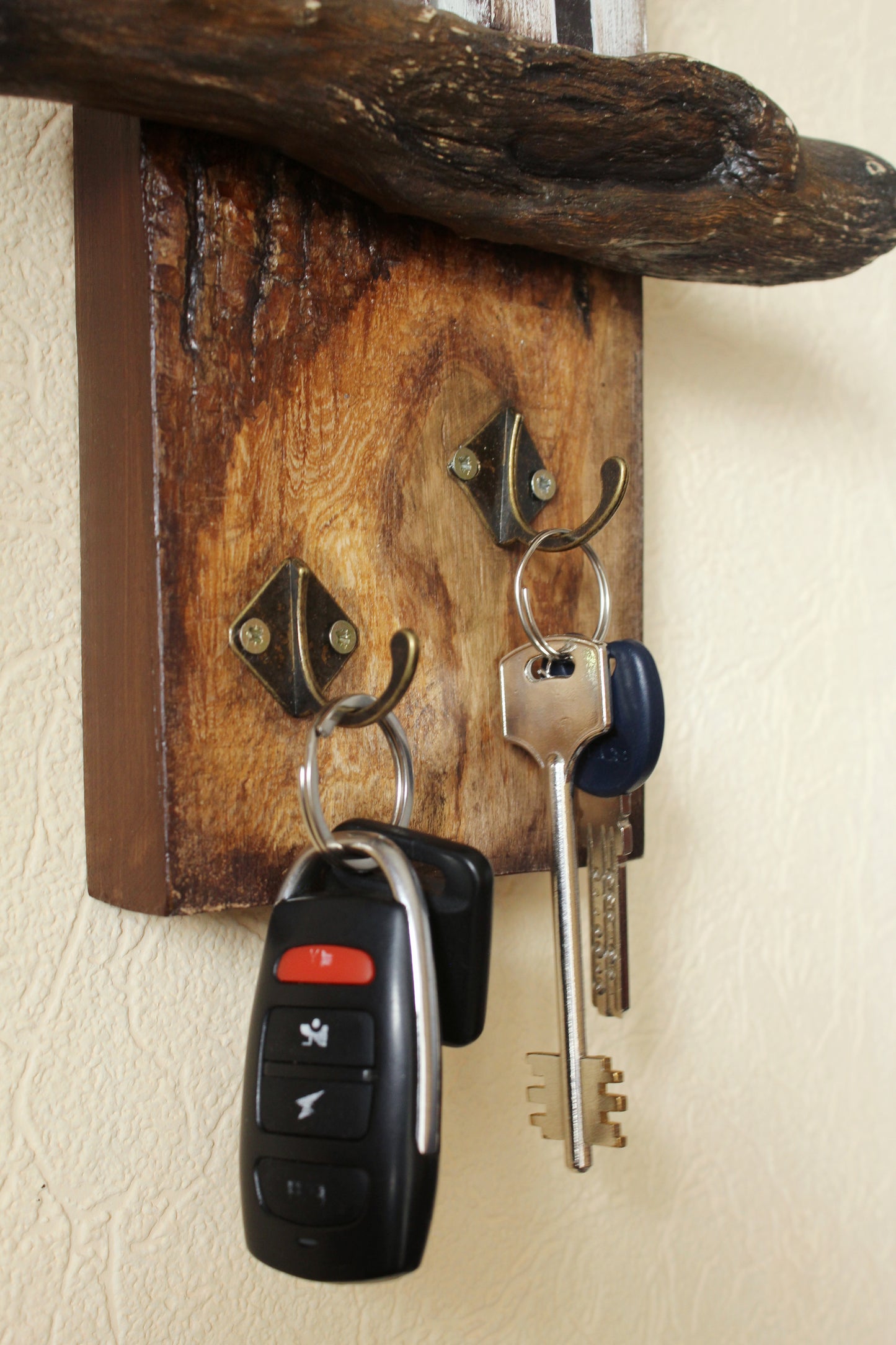 Key Holder for Wall from Reclaimed Wood, Key Rack Vertical