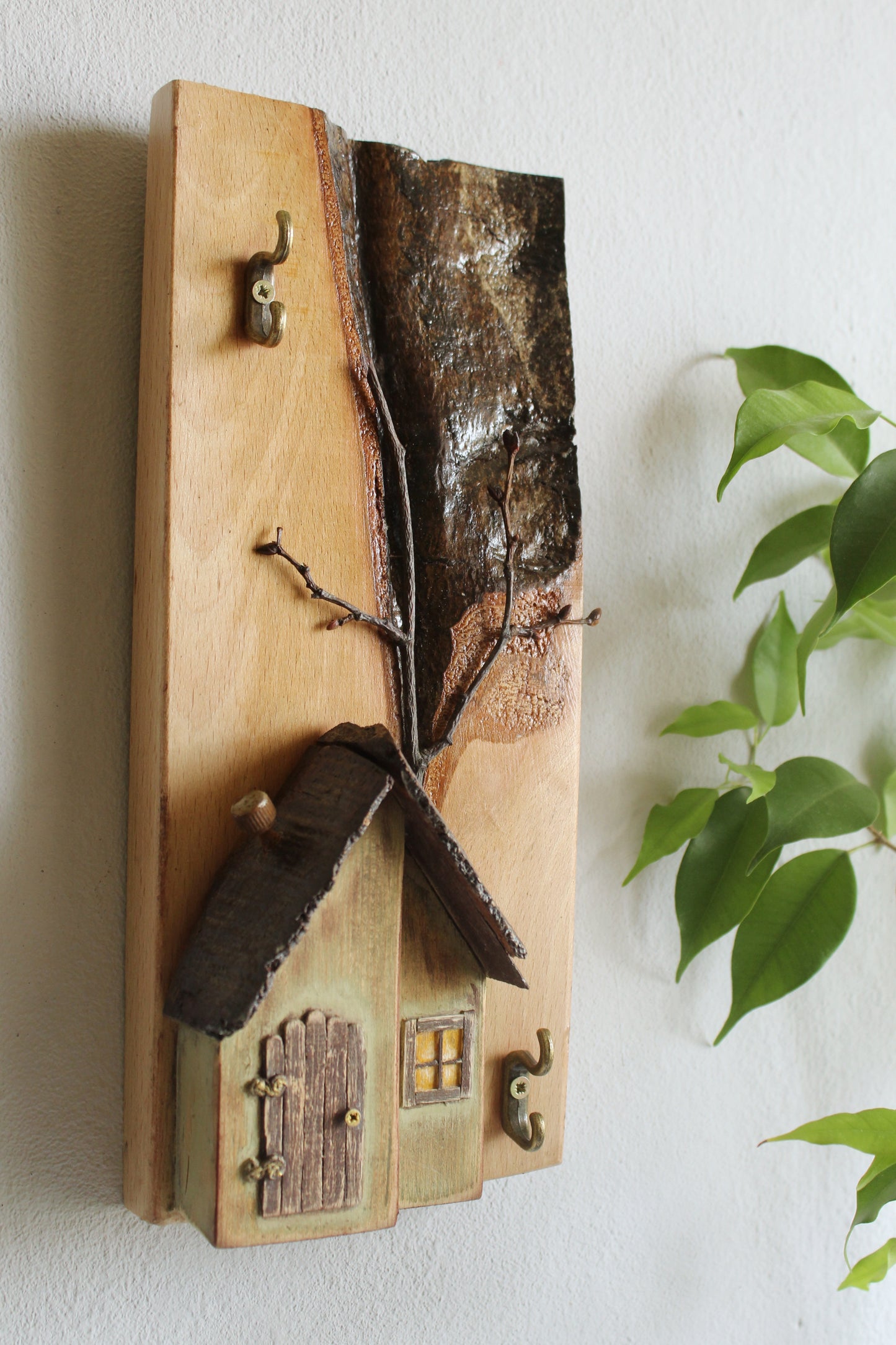 Key holder for wall, wooden house key hook